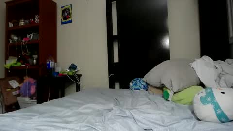 fuzzypeaches87 online show from 16, 5, 2026