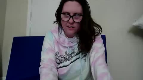 fuzzypeaches87 online show from 16, 5, 2026
