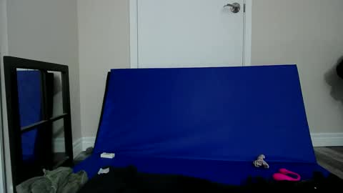fuzzypeaches87 online show from 25, 5, 2026