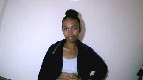 Snapshot of fyah1027 chatting on 24, 11, 2025 fyah1027 online show from 24, 11, 2025