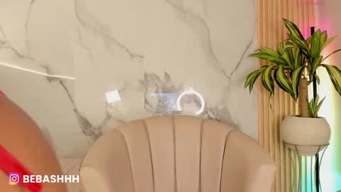   Independent model online show from 18, 12, 2025