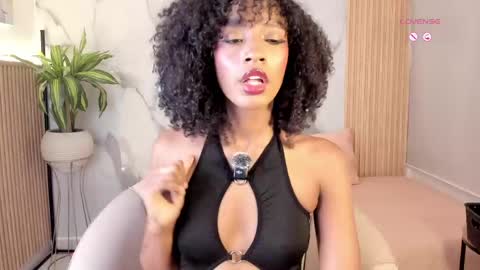   Independent model online show from 19, 5, 2026