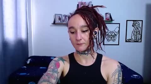 Snapshot of gabby_moon09 chatting on 11, 10, 2025 gabby_moon09 online show from 11, 10, 2025