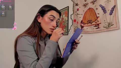 Snapshot of gabee7_ chatting on 27, 10, 2025 NEW ACCOUNT Gabriella online show from 27, 10, 2025