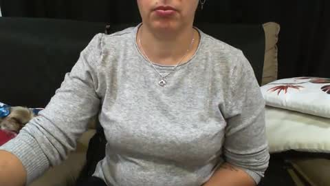 gaby  layla online show from 10, 9, 2025