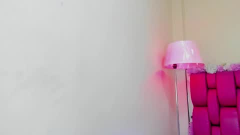 Gaby Im on vacation see you on November 25 online show from 1, 2, 2025