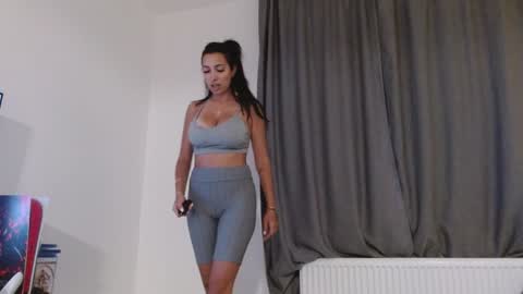 Snapshot of gabrielaaxxx chatting on 4, 2, 2025 i love to squirt online show from 4, 2, 2025
