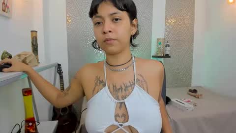 Snapshot of gabrielacortez chatting on 5, 12, 2025 GABRIELA online show from 5, 12, 2025