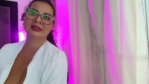 Snapshot of gabrieladurann chatting on 29, 11, 2025 GABRIELA online show from 29, 11, 2025