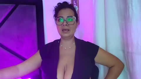 Snapshot of gabrieladurann chatting on 18, 12, 2025 GABRIELA online show from 18, 12, 2025