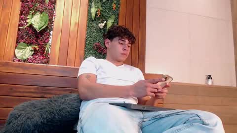 gabriell_ramirez_ online show from 22, 2, 2025