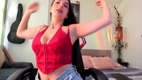 gabyaridiii online show from 28, 4, 2026