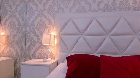 Snapshot of gabymoreau chatting on 5, 12, 2025 gabymoreau online show from 5, 12, 2025