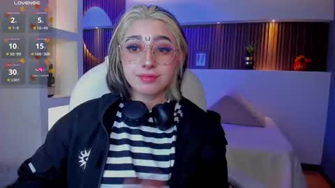 Snapshot of gabyrose9 chatting on 10, 11, 2025 gabyrose9 online show from 10, 11, 2025