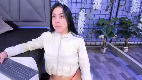 Snapshot of gabyy_cruz_ chatting on 4, 11, 2025 Gaby Cruz online show from 4, 11, 2025