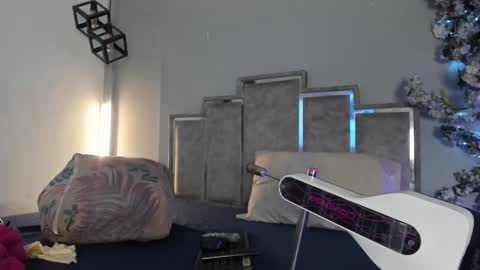 gabyyjones online show from 15, 10, 2025