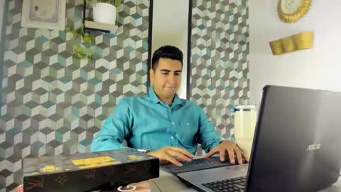 Snapshot of gaelpike chatting on 5, 12, 2025 Gael online show from 5, 12, 2025