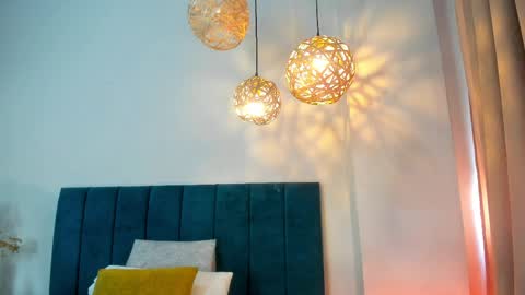 GahiaBelucci online show from 4, 4, 2026