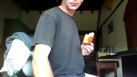 Snapshot of galantman71 chatting on 4, 6, 2026 galantman71 online show from 4, 6, 2026