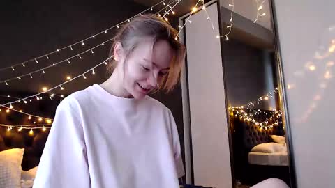 Snapshot of galaxyandromeda chatting on 5, 12, 2025 My name Lou 3 online show from 5, 12, 2025