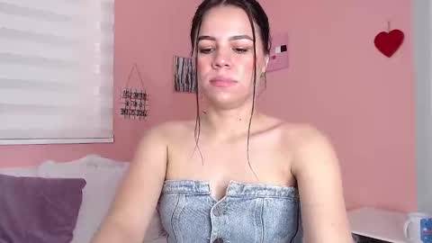 Snapshot of galayounng_ chatting on 2, 3, 2025 Gala Y online show from 2, 3, 2025