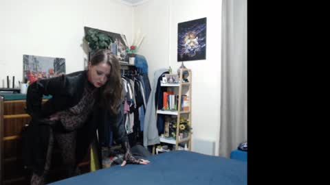 HOT  online show from 4, 1, 2025