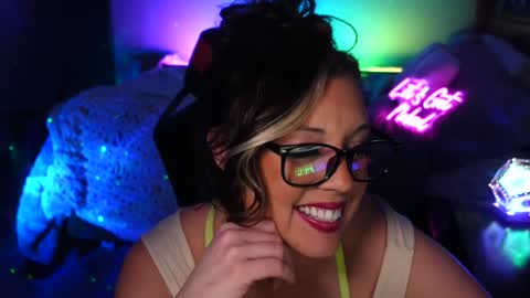 Snapshot of garagesex22 chatting on 14, 1, 2025 Jenna - be back MONDAY night. online show from 14, 1, 2025