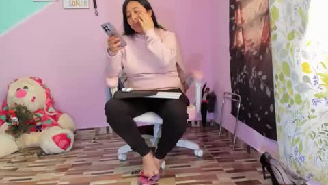 Snapshot of gaticahot001 chatting on 15, 12, 2025 Diana online show from 15, 12, 2025