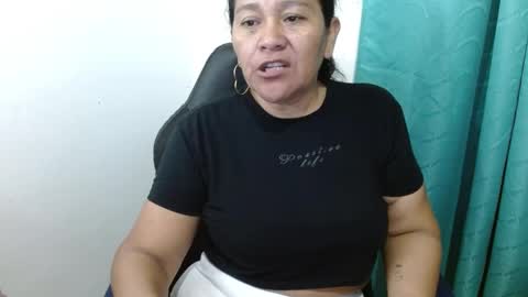Snapshot of gatika_sexy chatting on 2, 1, 2025 katia online show from 2, 1, 2025
