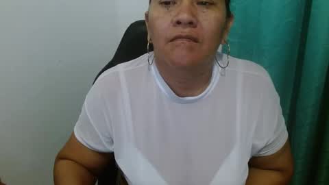 Snapshot of gatika_sexy chatting on 6, 1, 2025 katia online show from 6, 1, 2025