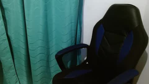 Snapshot of gatika_sexy chatting on 2, 3, 2025 katia online show from 2, 3, 2025