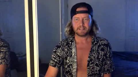 Snapshot of gcsurfer81 chatting on 5, 12, 2025 gcsurfer81 online show from 5, 12, 2025