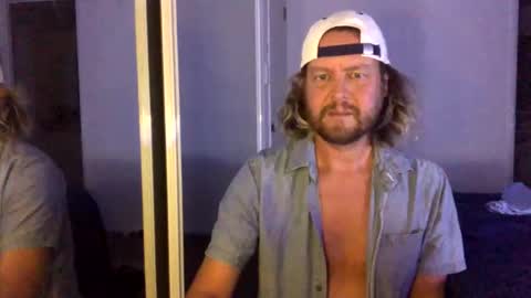 Snapshot of gcsurfer81 chatting on 19, 12, 2025 gcsurfer81 online show from 19, 12, 2025