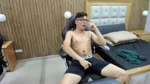 Snapshot of gean_mclovin chatting on 10, 5, 2026 Gean Mclovin online show from 10, 5, 2026