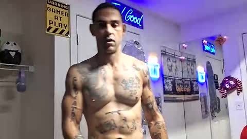 Snapshot of geekedoutlabs chatting on 6, 10, 2025 Zanecubano online show from 6, 10, 2025