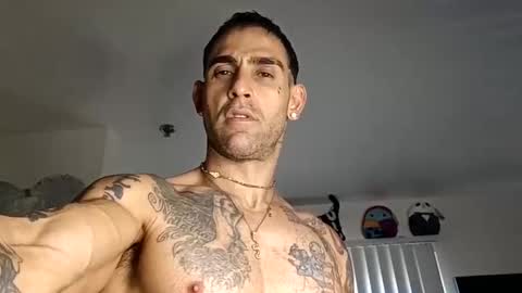 Snapshot of geekedoutlabs chatting on 25, 10, 2025 Zanecubano online show from 25, 10, 2025