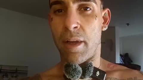 Snapshot of geekedoutlabs chatting on 5, 11, 2025 Zanecubano online show from 5, 11, 2025