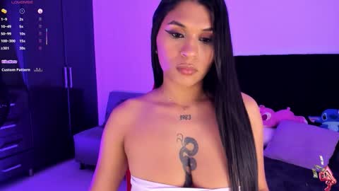 Snapshot of gemma_rose_ chatting on 12, 11, 2025 online show from 12, 11, 2025