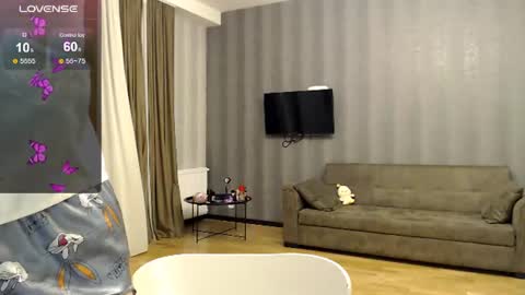 Snapshot of genev__ievee chatting on 13, 6, 2026 genev__ievee online show from 13, 6, 2026