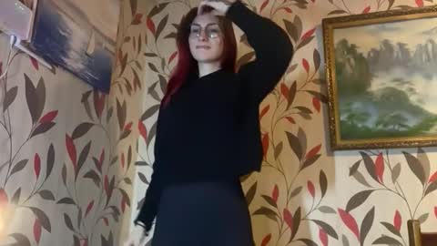 Snapshot of genevivewayson chatting on 15, 12, 2025 Martha online show from 15, 12, 2025