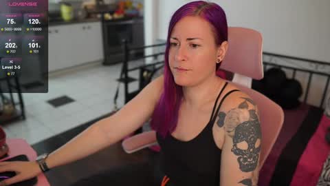 Snapshot of gennyrock chatting on 13, 2, 2025 Genny Rock and online show from 13, 2, 2025
