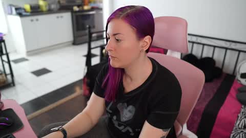 Snapshot of gennyrock chatting on 18, 2, 2025 Genny Rock and online show from 18, 2, 2025