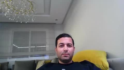 Snapshot of genteldevil chatting on 14, 12, 2025 genteldevil online show from 14, 12, 2025