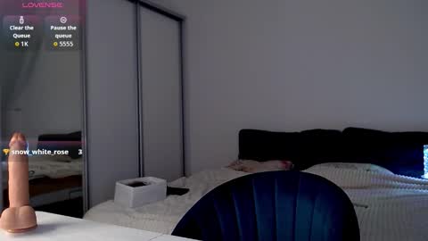 Snapshot of gentle__woman chatting on 24, 11, 2025 Chrisa online show from 24, 11, 2025