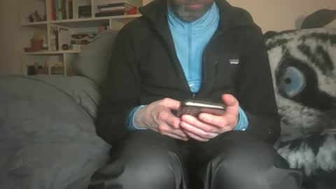 Snapshot of geon2xx chatting on 12, 3, 2025 Geon online show from 12, 3, 2025