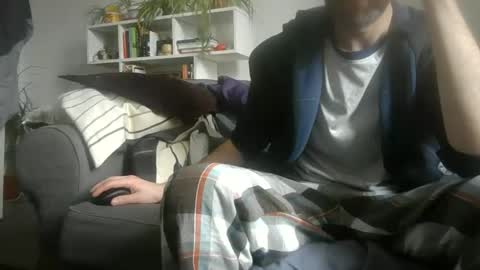 Snapshot of geon2xx chatting on 15, 9, 2025 Geon online show from 15, 9, 2025