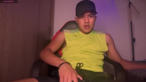 Snapshot of george_cams1 chatting on 7, 1, 2025 Jorge online show from 7, 1, 2025