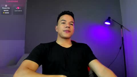 Snapshot of george_cams1 chatting on 8, 10, 2025 Jorge online show from 8, 10, 2025