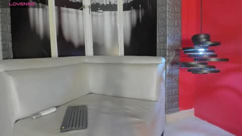 Snapshot of george_lancee chatting on 3, 10, 2025 G E O R G E online show from 3, 10, 2025