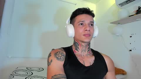 independent model online show from 31, 12, 2024